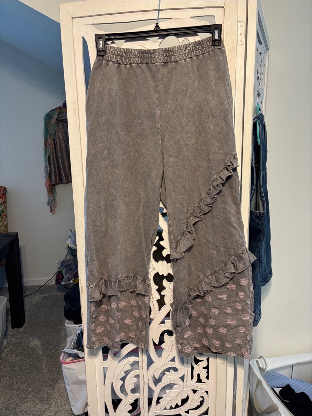 Women's Gray Ruffle Wide-Leg Pants